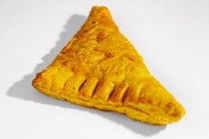 Слойка с ветчиной и сыром